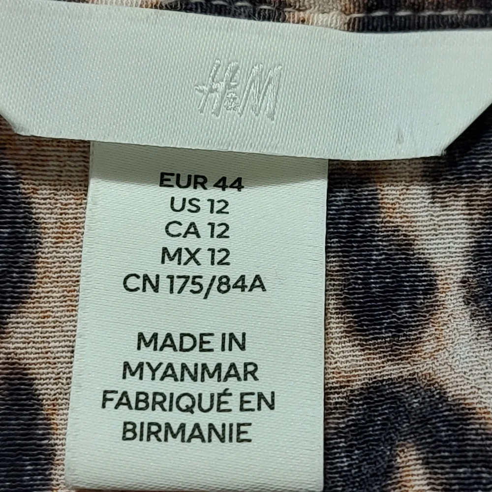 H&M Leopard Print Midi Skirt in Tan and Black - Picture 6 of 8